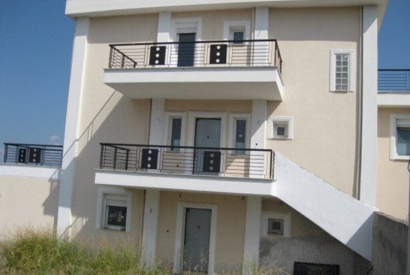 Townhouse for sale in Suburbs