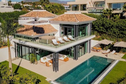 Villa for sale in