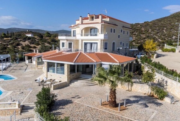 Hotel for sale in East