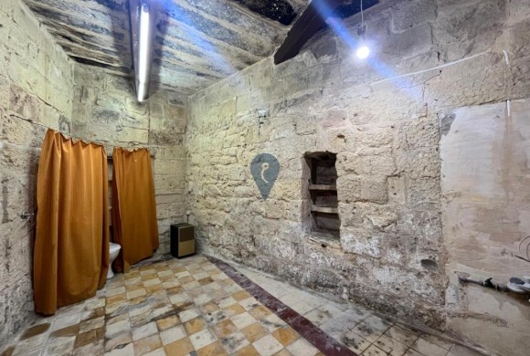 Garage / Parking Space for sale in Zejtun