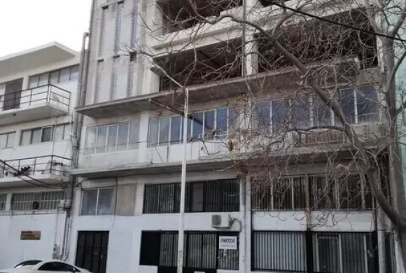 Building for sale in Piraeus suburbs