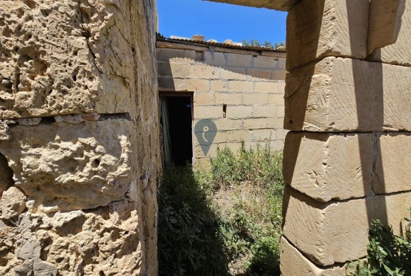 Country house for sale in Zejtun
