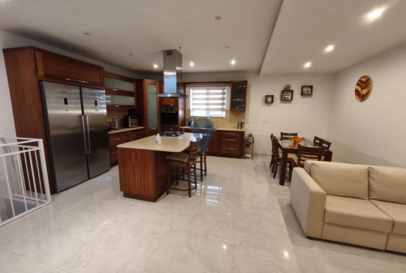 Apartment for sale in Manikata