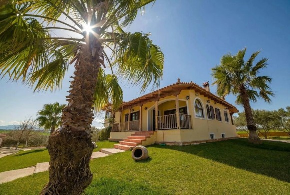 House for sale in Evia