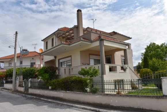 House for sale in Drama Prefecture