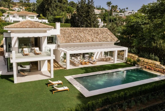 Villa for sale in El Paraiso