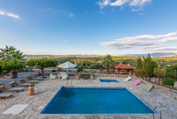 Villa for sale in Heraklion Prefecture
