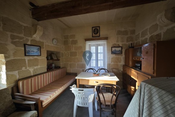 Country house for sale in Marsalforn