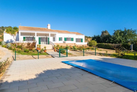 Villa for sale in West algarve