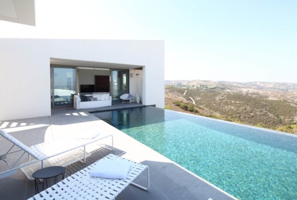 Villa for sale in Tsada
