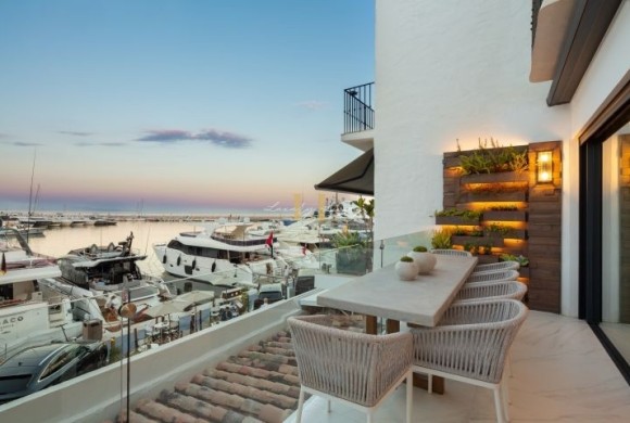 Apartment for sale in Puerto Banús