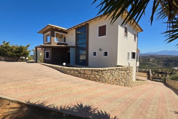 Villa for sale in Heraklion Prefecture