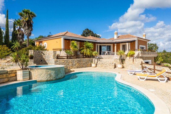 Villa for sale in East algarve