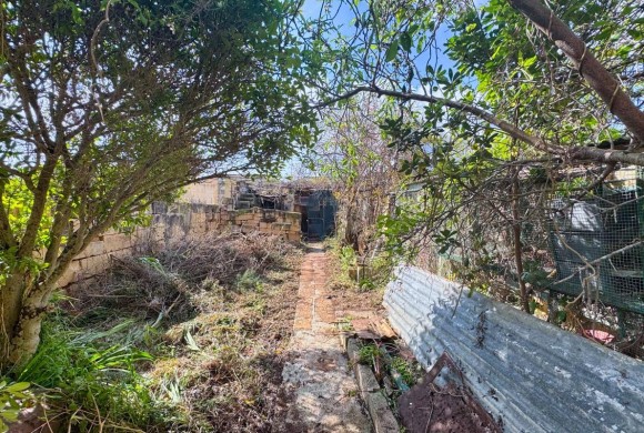 Townhouse for sale in Fontana
