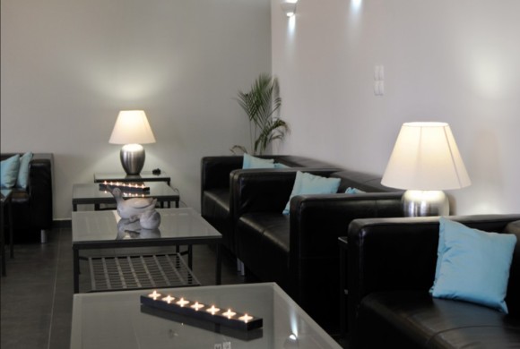 Hotel for sale in Lakonia