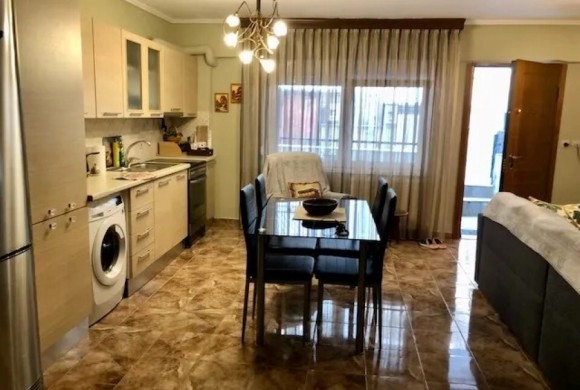 Townhouse for sale in Suburbs