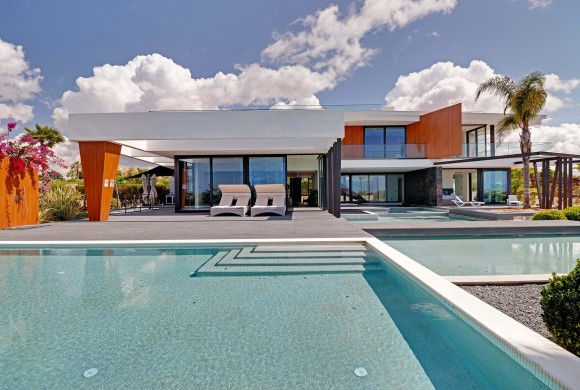 Villa for sale in West algarve