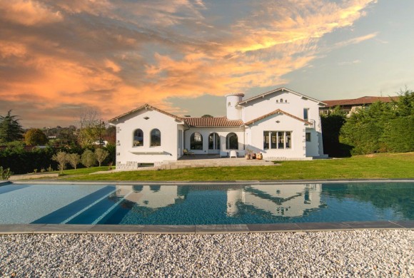 Villa for sale in Aquitaine