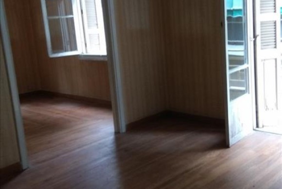 House for sale in Center