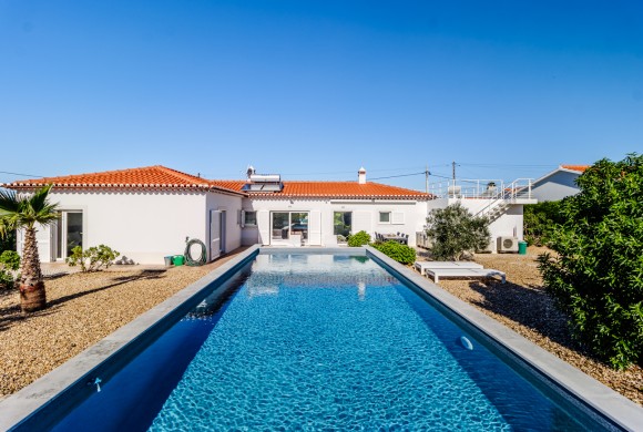 Villa for sale in Aljezur