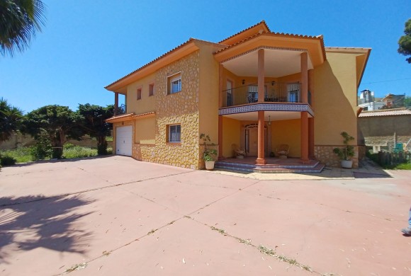 Villa for sale in Cuevas del Almanzora