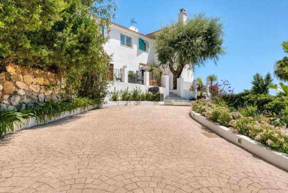 Villa for sale in El Madroñal