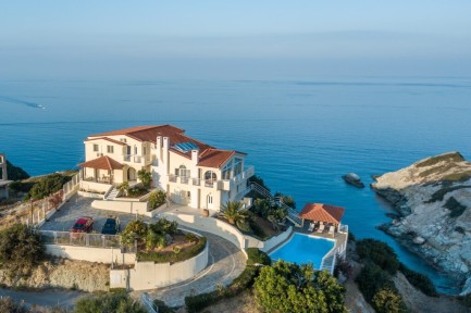 Villa for sale in