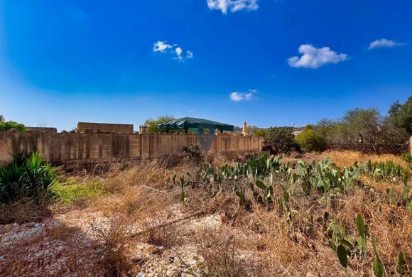 Country house for sale in Qala