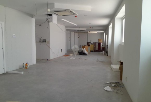 Shop / Business for sale in Fgura