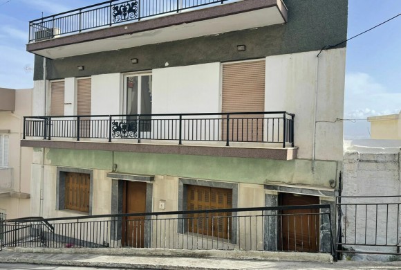 Building for sale in Piraeus