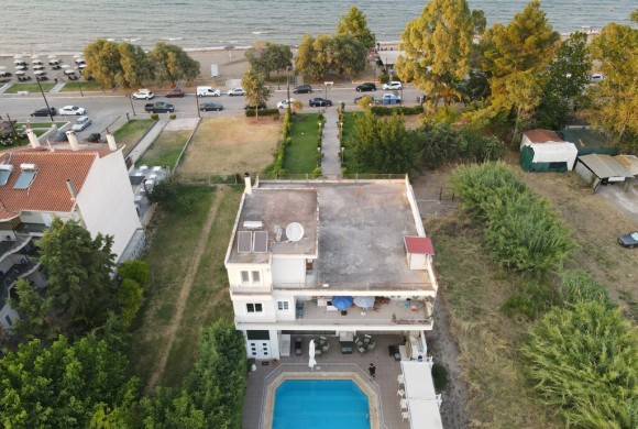 Building for sale in Phthiotis