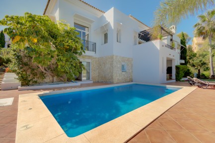 Villa for sale in 