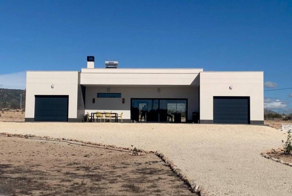 Villa for sale in Pinoso