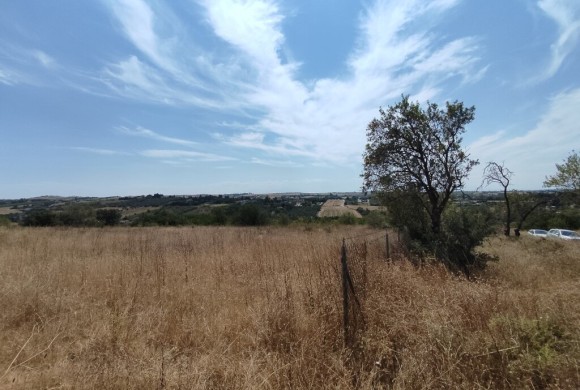 Land for sale in Suburbs