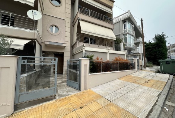 Townhouse for sale in Suburbs
