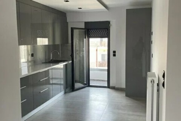 Apartment for sale in Piraeus suburbs