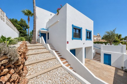 Villa for sale in