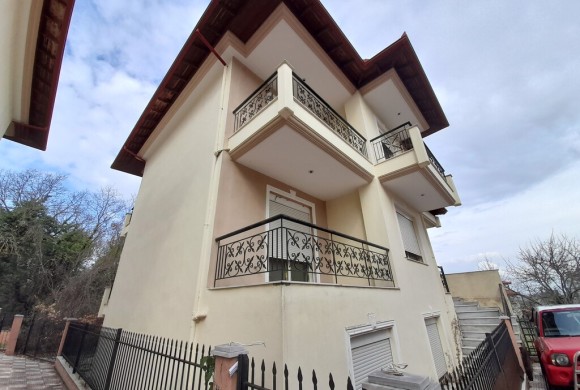 House for sale in Suburbs