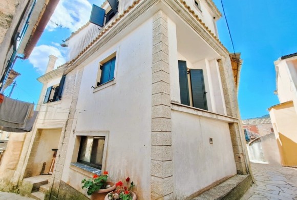 Townhouse for sale in Corfu Prefecture