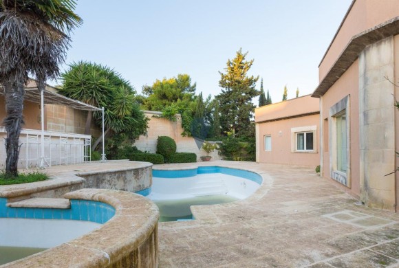 Villa for sale in Iklin
