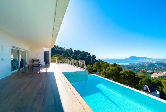 Villa for sale in Altea