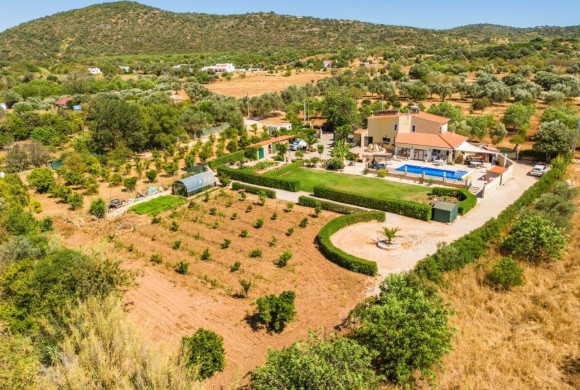 Villa for sale in Faro