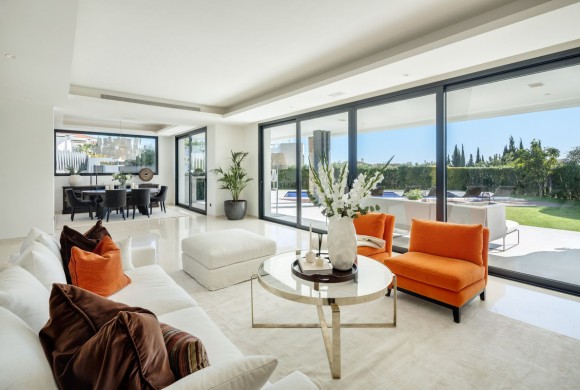 Villa for sale in The Golden Mile