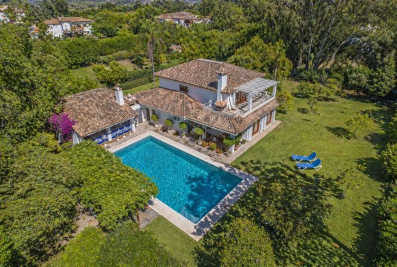Villa for sale in New Golden Mile