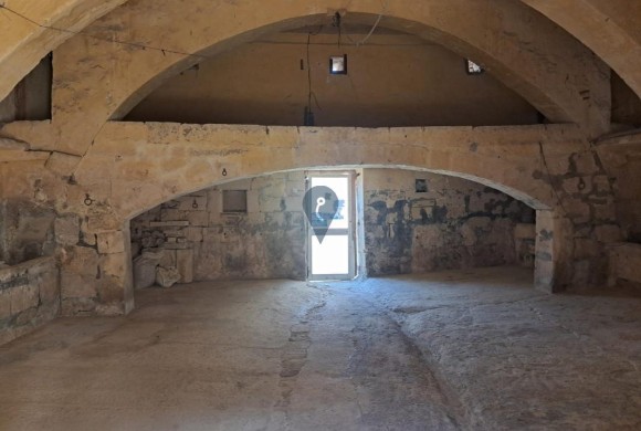 Country house for sale in Mqabba