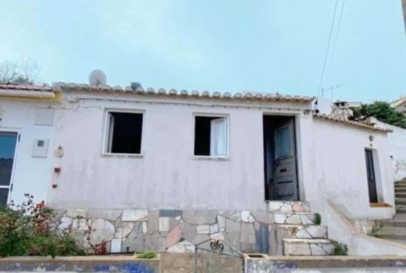Villa for sale in West algarve