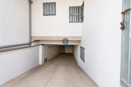 Garage / Parking Space for sale in