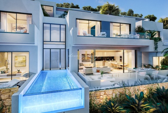 Villa for sale in Benalmadena