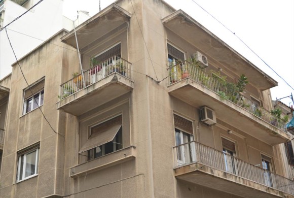 Building for sale in Center