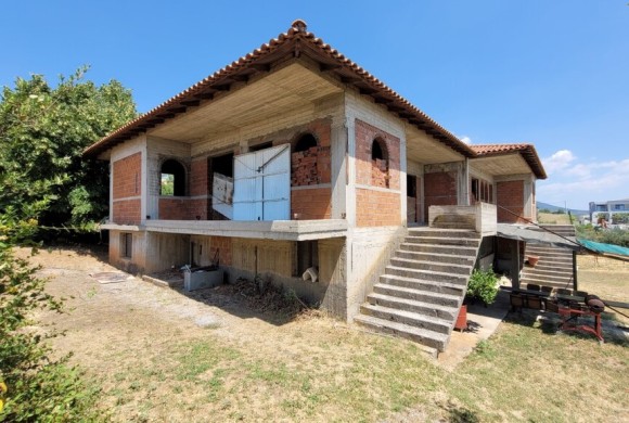 House for sale in Suburbs